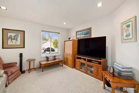 Living - 101 Ascot Ct, Sequim, WA 98382 photo 5 of 7