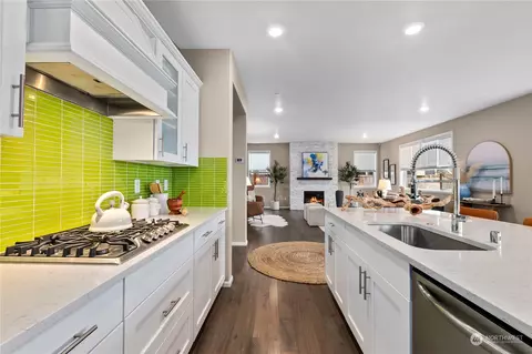 Kitchen - 8834 NE 201st Pl, Bothell, WA 98011 photo 4 of 5