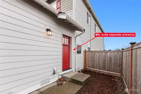 Exterior - 8834 NE 201st Pl, Bothell, WA 98011 photo 2 of 5