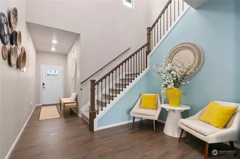 Entry Way - 8834 NE 201st Pl, Bothell, WA 98011 photo 1 of 4