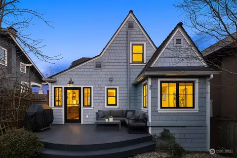 Exterior - 419 35th Ave S, Seattle, WA 98144 photo 4 of 5