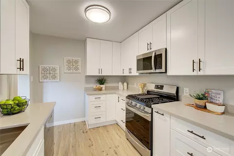 Kitchen - 307 2nd St, Sultan, WA 98294 photo 3 of 5