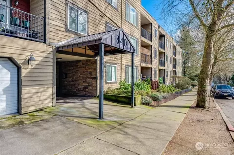 840 NE 125th St #403, Seattle, WA 98125