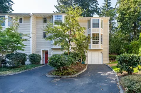 12815 102nd Ave NE, Kirkland, WA 98034