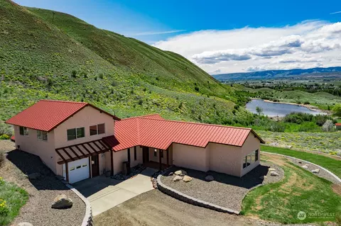 800 Indian Lake Dr, Ellensburg, WA 98926