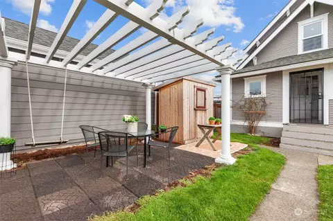 Exterior - 1718 Cedar St, Everett, WA 98201 photo 5 of 7