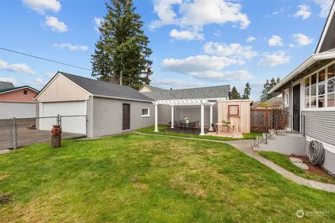 Exterior - 1718 Cedar St, Everett, WA 98201 photo 7 of 7