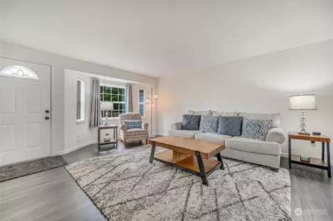 110 Barbara Ln, Everett, WA 98203 photo 4