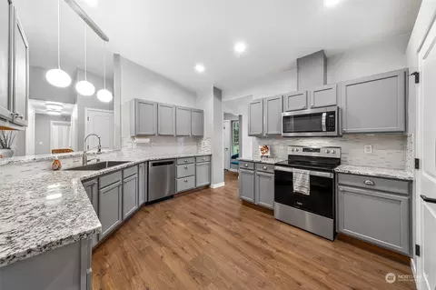 Kitchen - 20915 192nd Ave E, Orting, WA 98360 photo 2 of 3