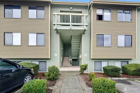 1780 W Sunn Fjord Ln #E303, Bremerton, WA 98312