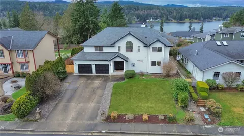 7001 Osprey Cir, Bremerton, WA 98312