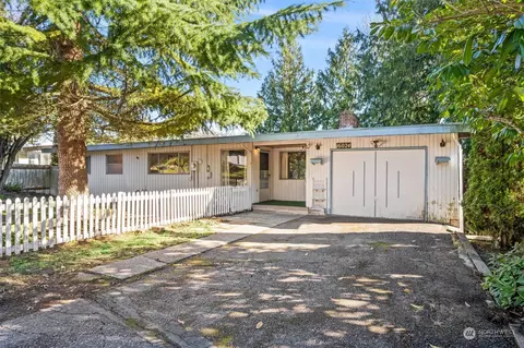 16024 6th Ave SW, Burien, WA 98166