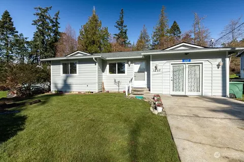 1257 Russell Dr, Coupeville, WA 98239