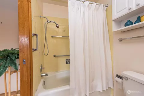 Bath - 126 Hogans Vis, Sequim, WA 98382 photo 2 of 3