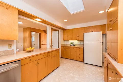 Kitchen - 126 Hogans Vis, Sequim, WA 98382 photo 3 of 4