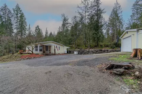 244 Percheron Ln NW, Bremerton, WA 98312