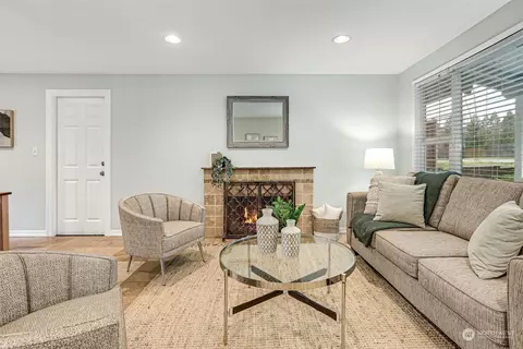 Living - 19012 35th Ave SE, Bothell, WA 98012 photo 2 of 5