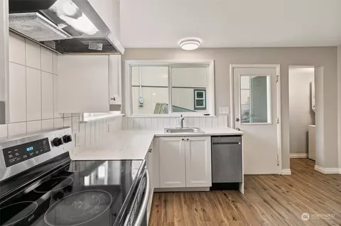 Kitchen - 326 State St #A&B, Sumner, WA 98390 photo 3 of 6