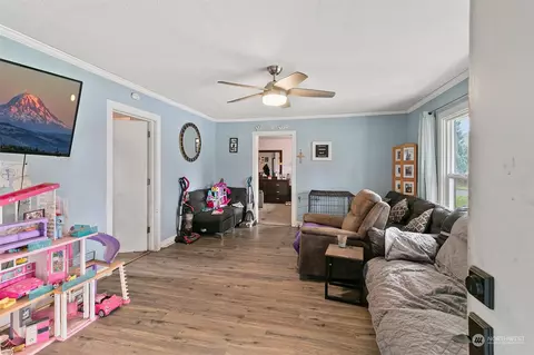 Living - 326 State St #A&B, Sumner, WA 98390 photo 1 of 1