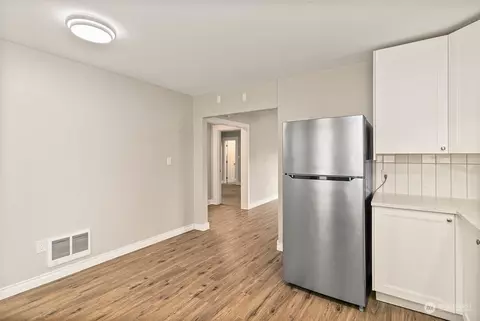 Kitchen - 326 State St #A&B, Sumner, WA 98390 photo 4 of 6