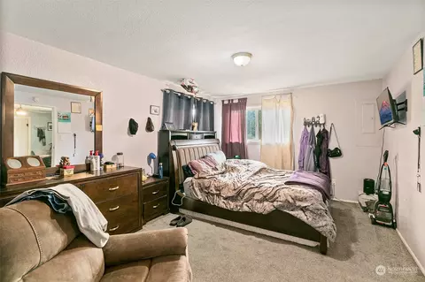 Bedroom - 326 State St #A&B, Sumner, WA 98390 photo 8 of 8