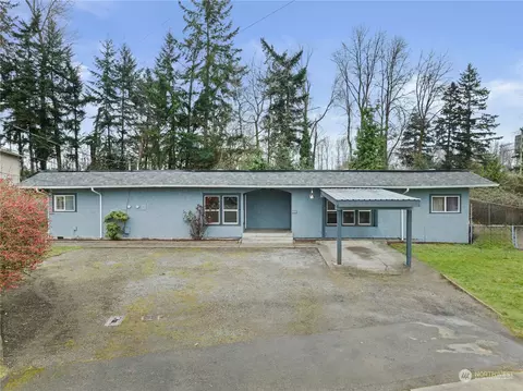 326 State St #A&B, Sumner, WA 98390