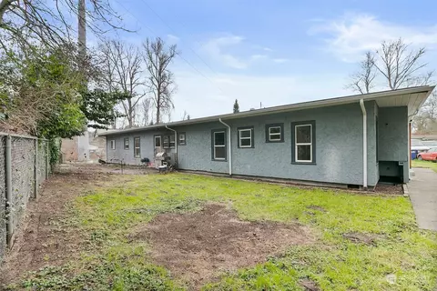 Exterior - 326 State St #A&B, Sumner, WA 98390 photo 5 of 6