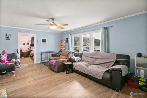 Bedroom - 326 State St #A&B, Sumner, WA 98390 photo 2 of 8