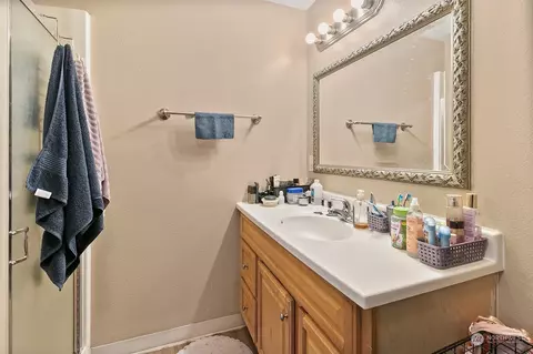 Bath - 326 State St #A&B, Sumner, WA 98390 photo 5 of 5