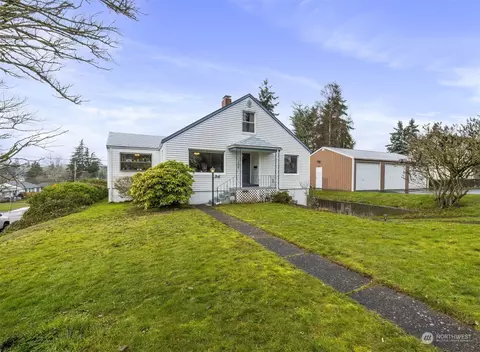 3205 Herren Ave, Bremerton, WA 98310