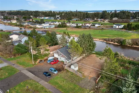 512 Point Brown Ave NE, Ocean Shores, WA 98569