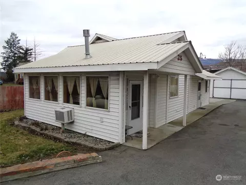25 Pine St, Okanogan, WA 98840