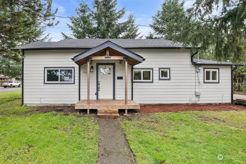 203 Center St, Oakville, WA 98568