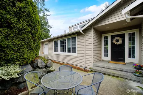 6909 174th St SW, Edmonds, WA 98026