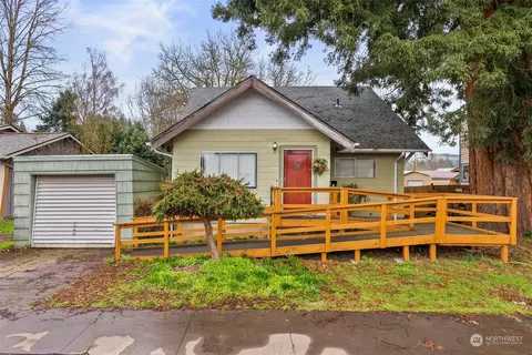 144 Roake Ave SE, Castle Rock, WA 98611
