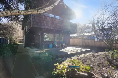 2534 56th Ave SW, Seattle, WA 98116