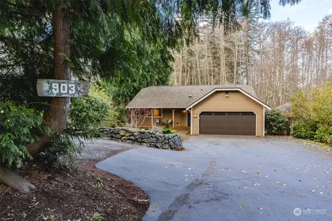 903 Yew St, Bellingham, WA 98229