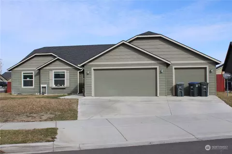 1328 Egeland Dr, Moses Lake, WA 98837