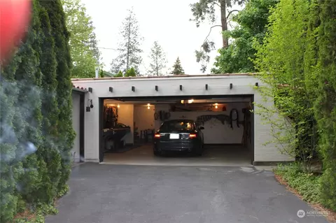 Exterior - 930 E 28th Ave, Spokane, WA 99203 photo 6 of 7