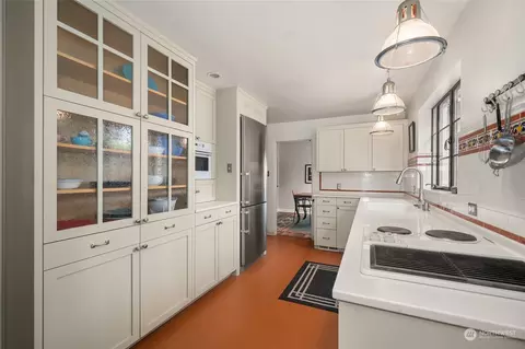 Kitchen - 930 E 28th Ave, Spokane, WA 99203 photo 3 of 3