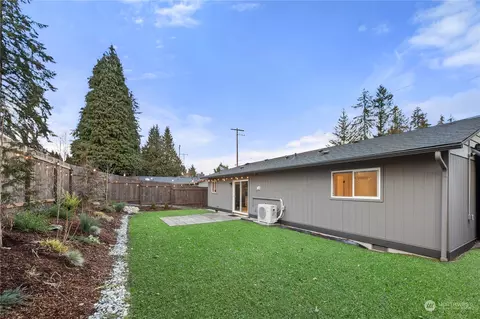 Exterior - 11622 35th Ave SE, Everett, WA 98208 photo 3 of 6