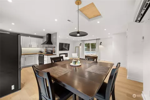 Dining - 11622 35th Ave SE, Everett, WA 98208 photo 3 of 3