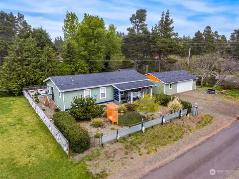 1411 207th St, Ocean Park, WA 98640