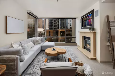 10650 NE 9th Pl #423, Bellevue, WA 98004