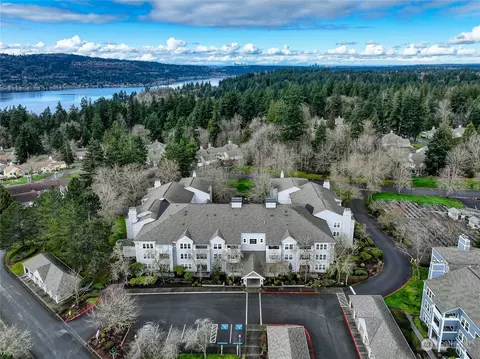 3941 226th Pl SE #204, Issaquah, WA 98029