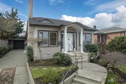 2223 Everett Ave E, Seattle, WA 98102