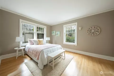 Bedroom - 2223 Everett Ave E, Seattle, WA 98102 photo 2 of 3