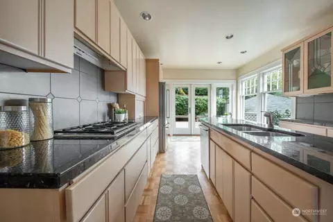Kitchen - 2223 Everett Ave E, Seattle, WA 98102 photo 2 of 3