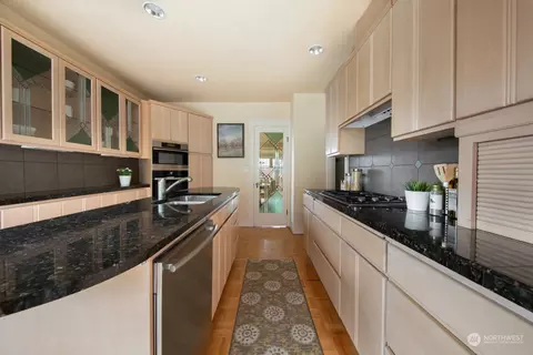 Kitchen - 2223 Everett Ave E, Seattle, WA 98102 photo 3 of 3