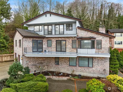 14323 40th Ave NE, Seattle, WA 98125